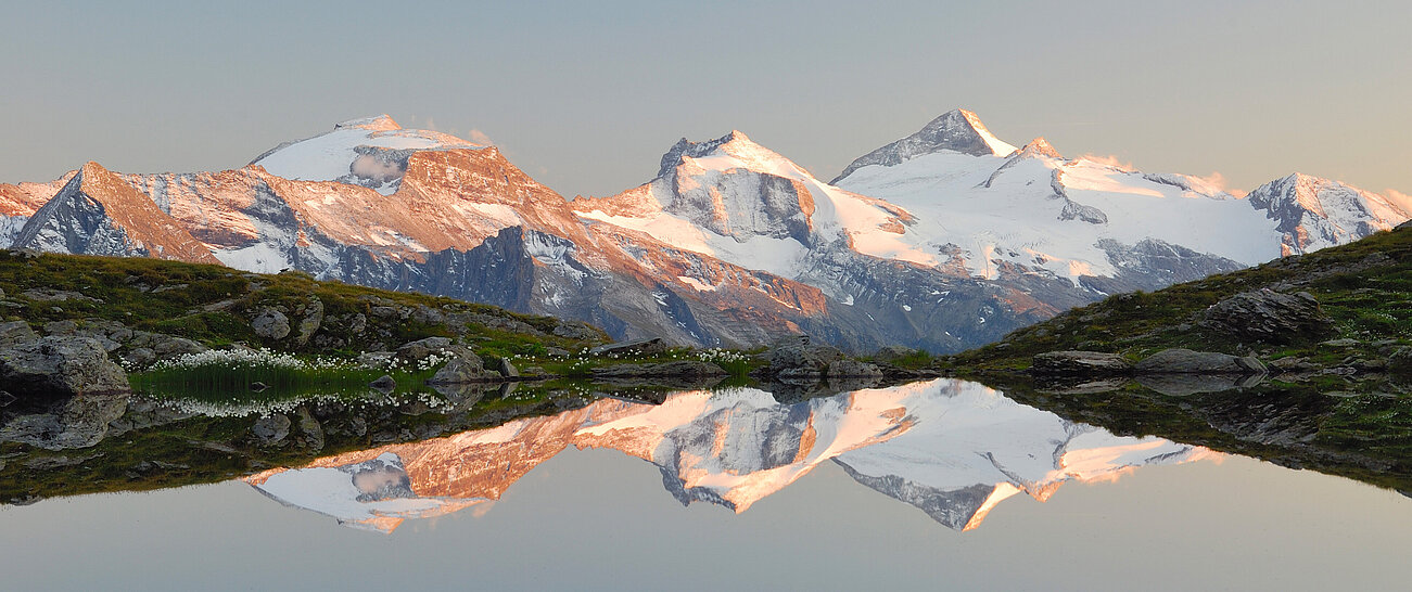 Beeindruckende Landschaft mit Blick auf die Zillertaler Bergwelt